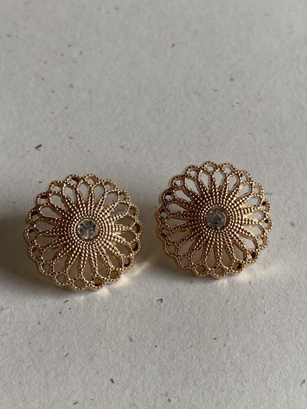 Gullknapper med filigran og bling