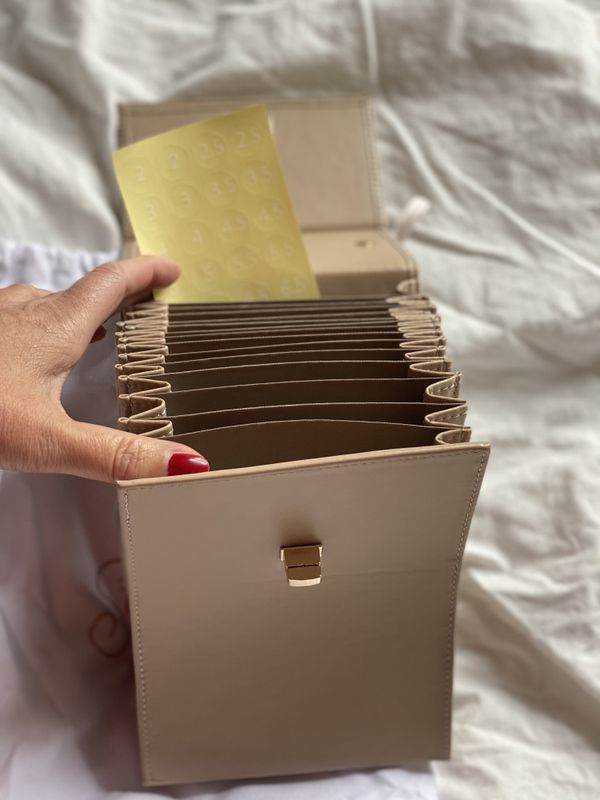 Rundpinnemappe enkel - Beige