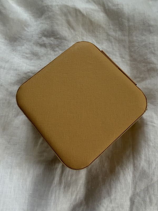 Reisesmykkeskrin - liten - beige
