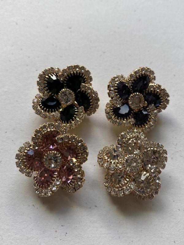 Bling blomsterknapper - hvit