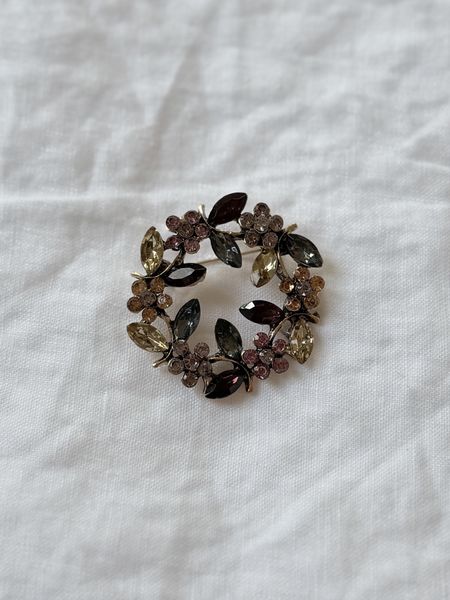 Hovedbilde Brosje med blomster - golden