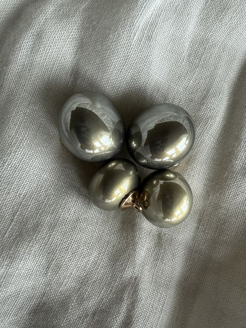 Hovedbilde Perleknapper -Grå