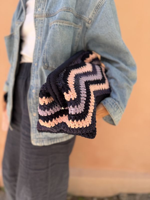 Chevron Clutch
