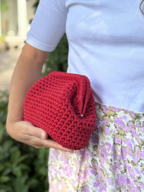 Clutch without handle