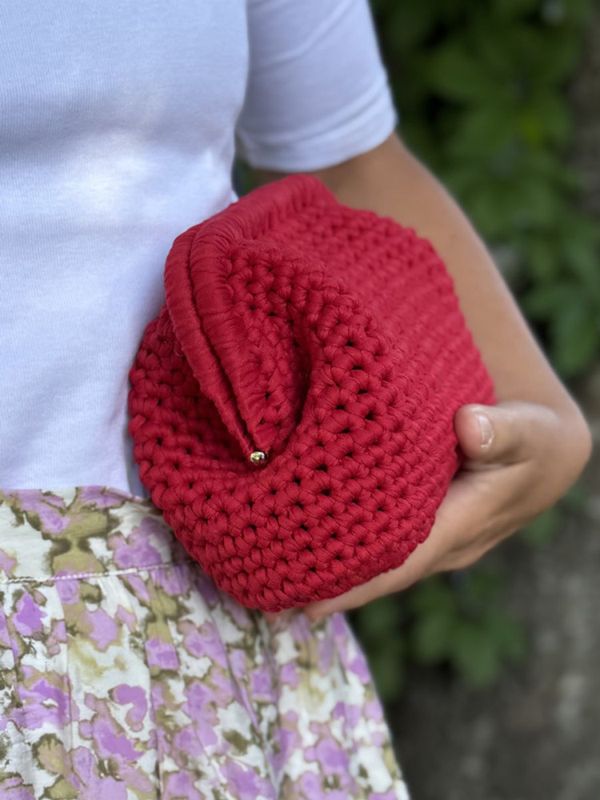 Clutch without handle