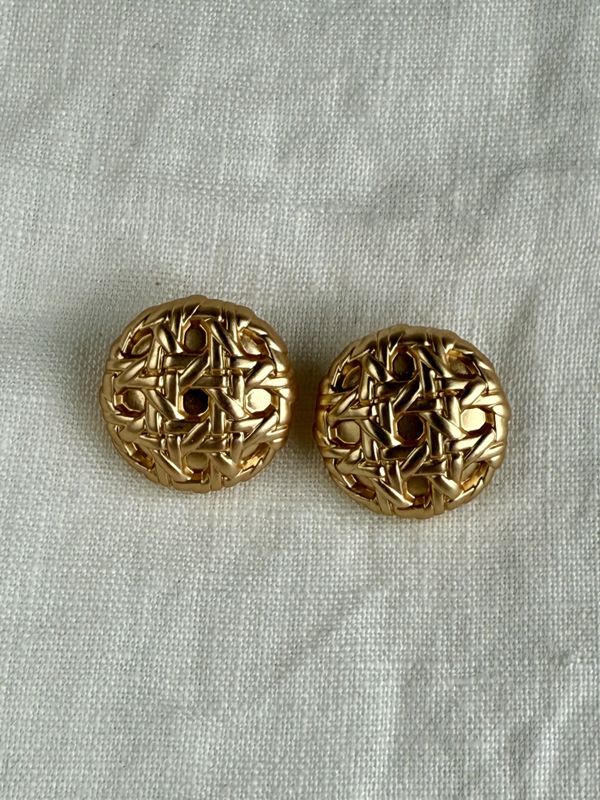 Runde mønstrede gullknapper